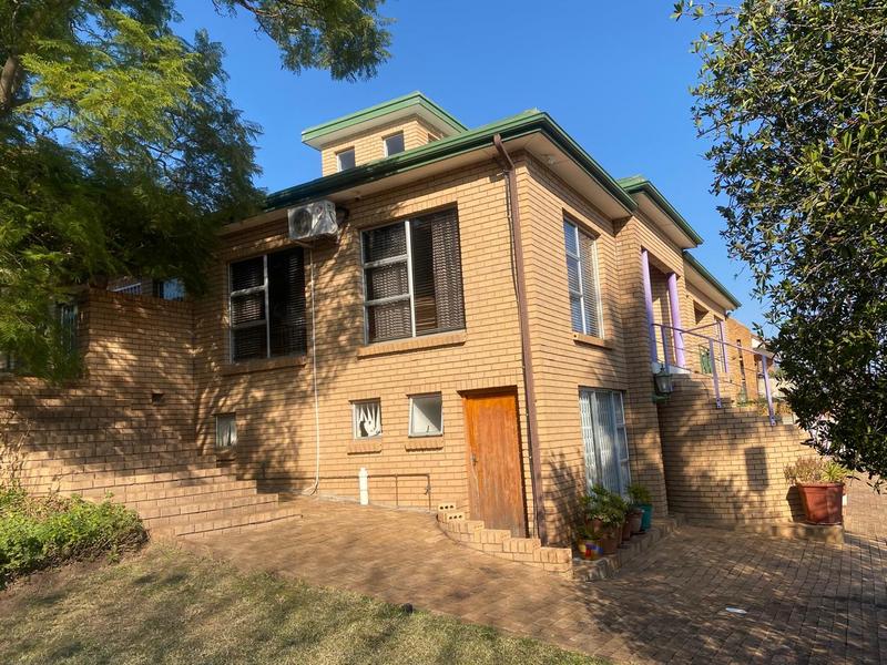 5 Bedroom Property for Sale in Balmoral Eastern Cape